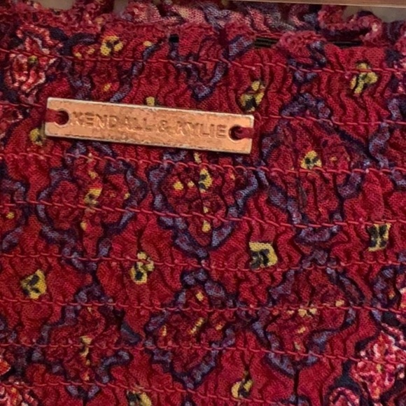 Kendall & Kylie Burgundy alPatterned Fabric stretchy off the shoulder crop top - Picture 5 of 10